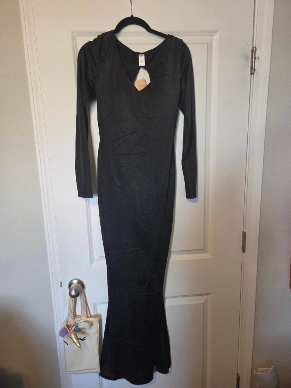 Popilush long-sleeved black dress